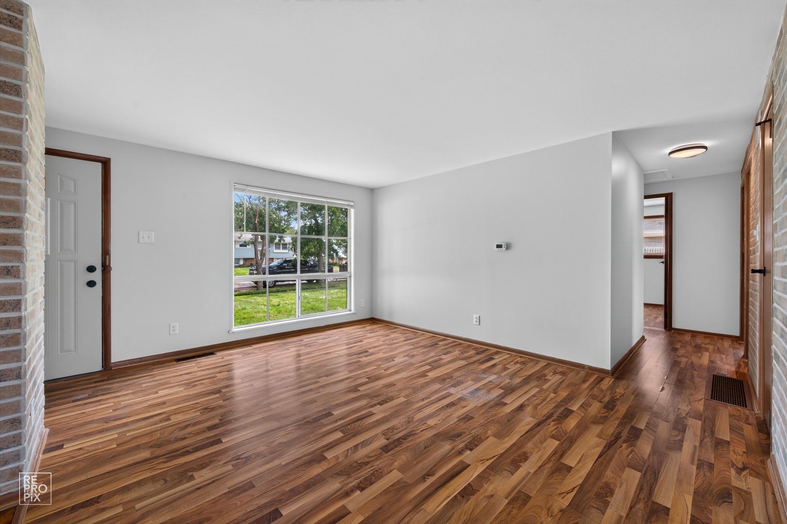 114 S Willow Lane Property Photo 6