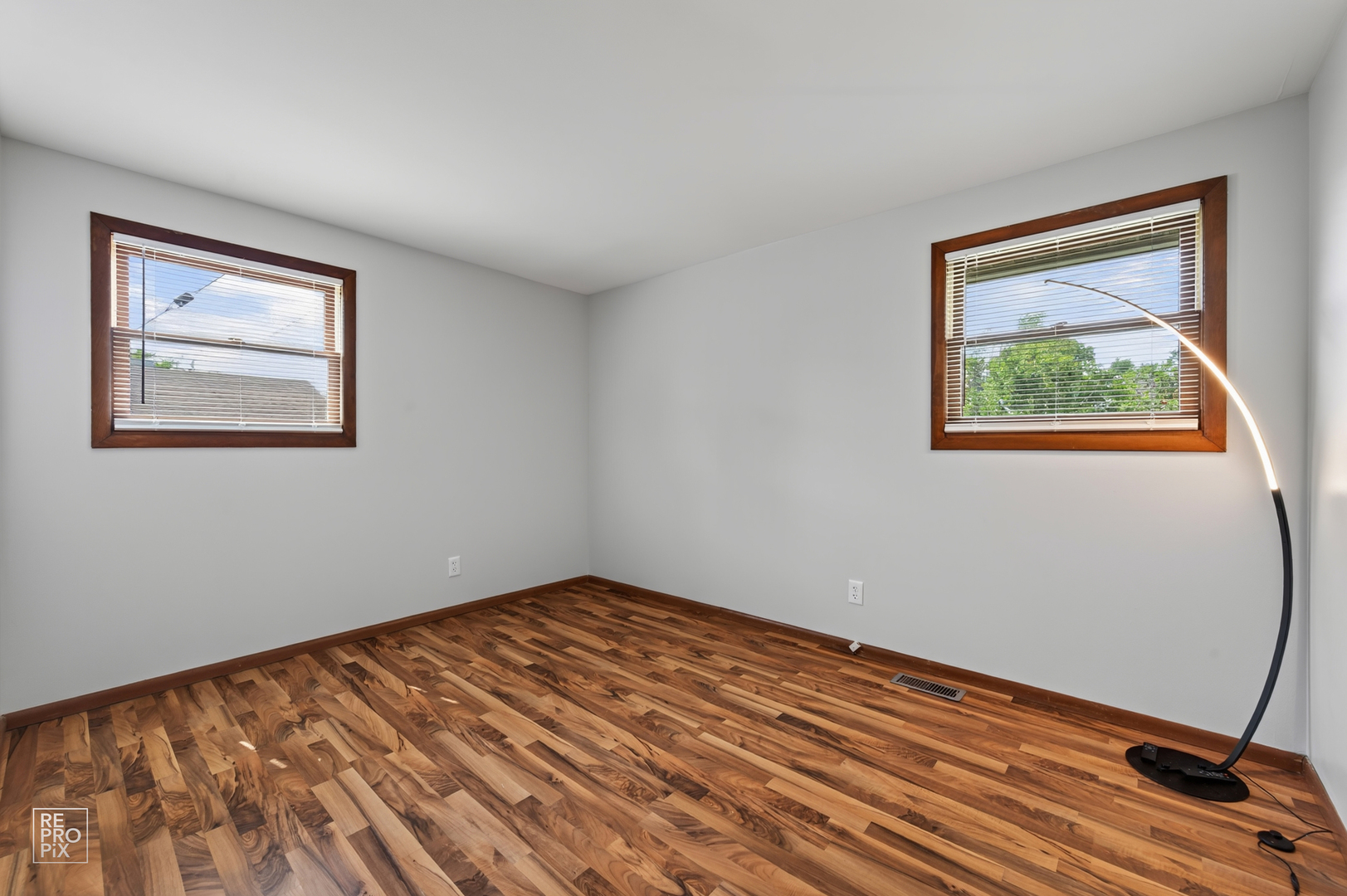 114 S Willow Lane Property Photo 8