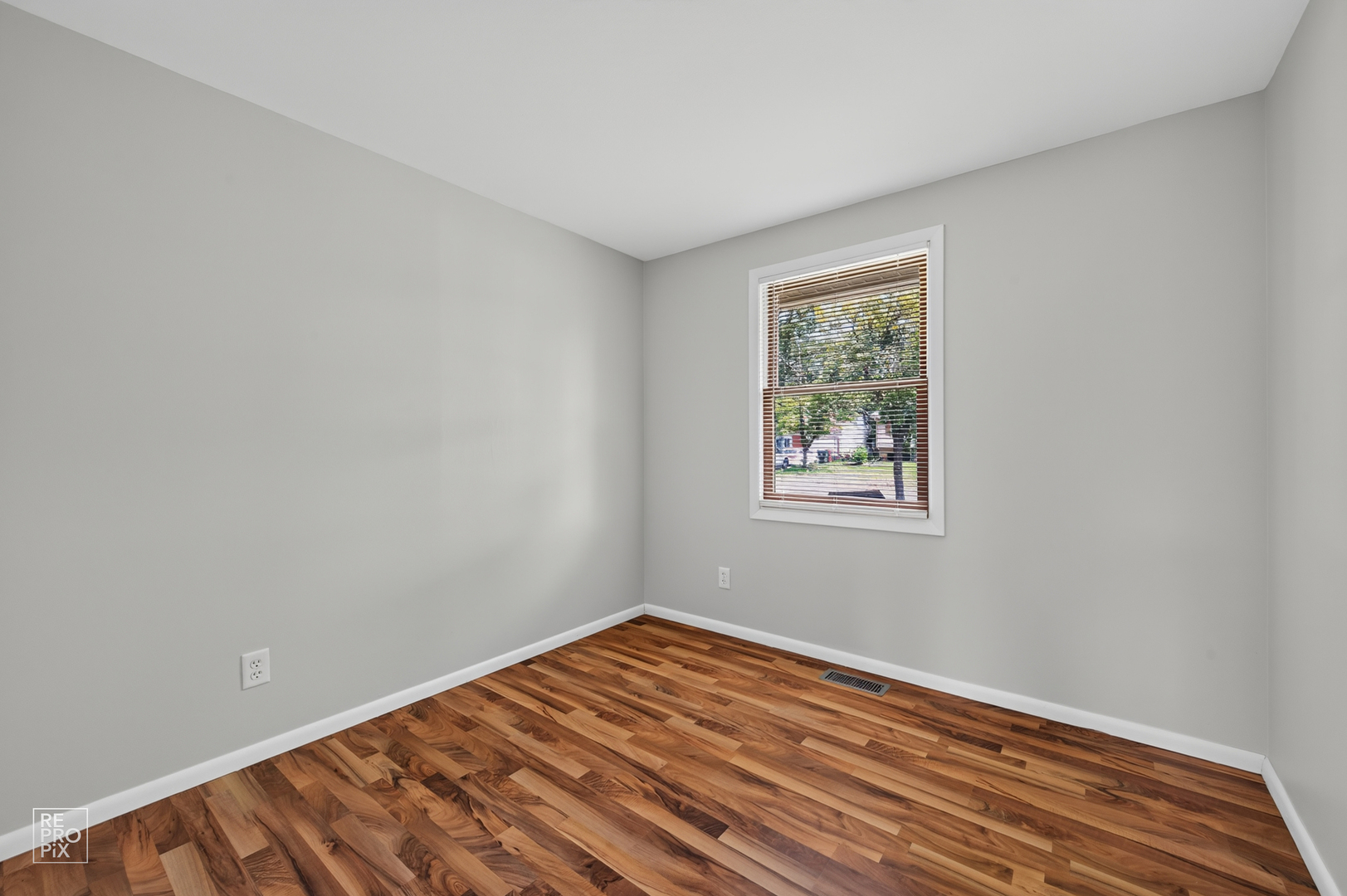 114 S Willow Lane Property Photo 10