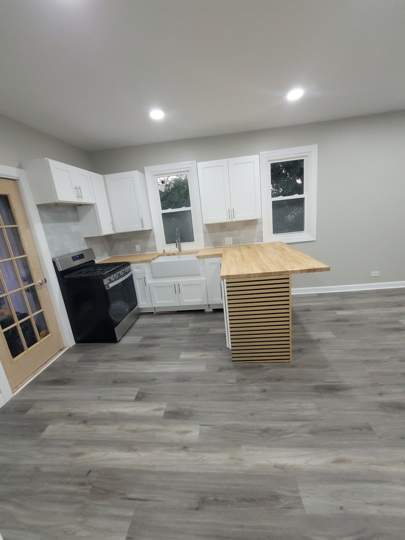 49 E 102nd Place Property Photo 2