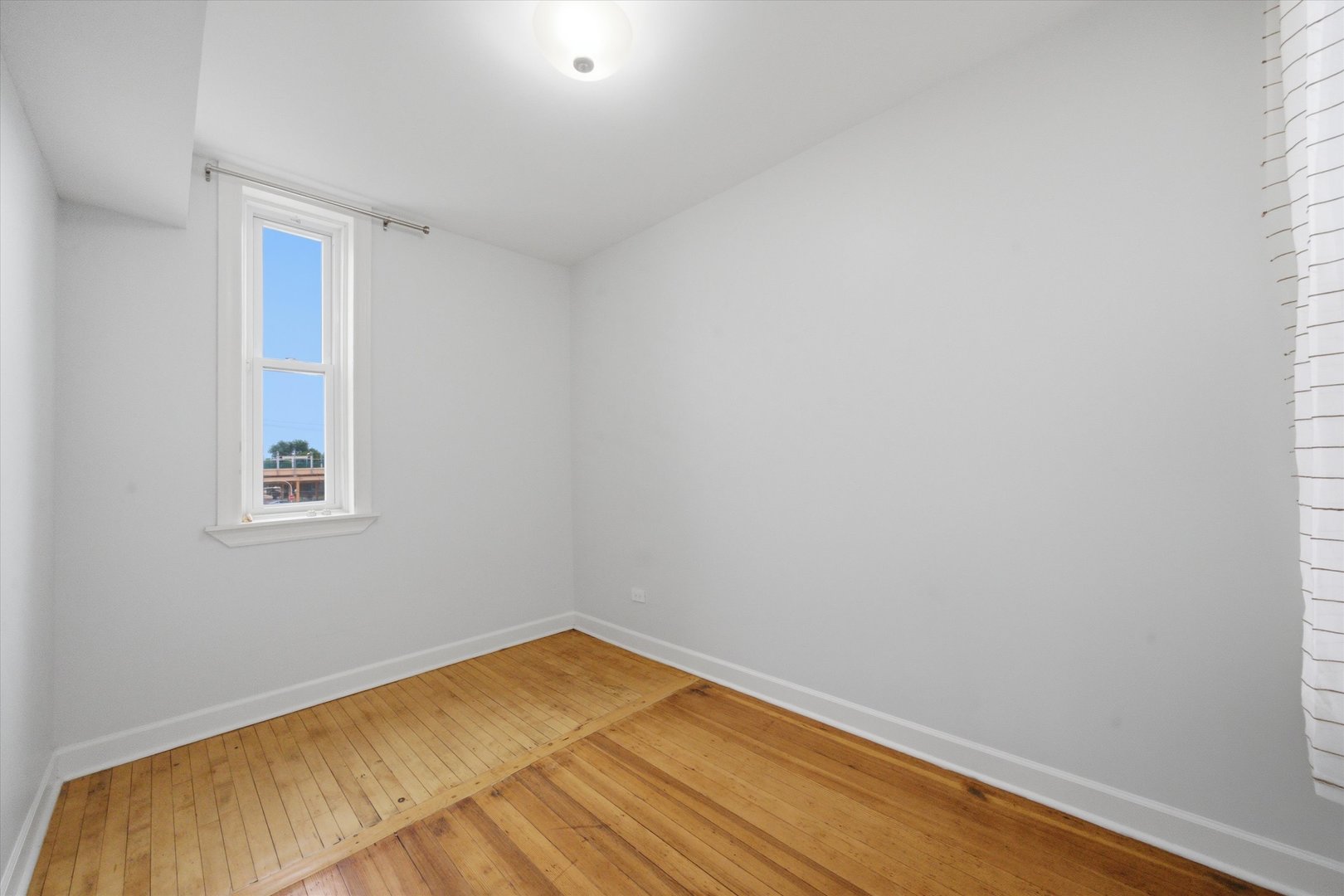 2825 W Walnut Street Property Photo 23