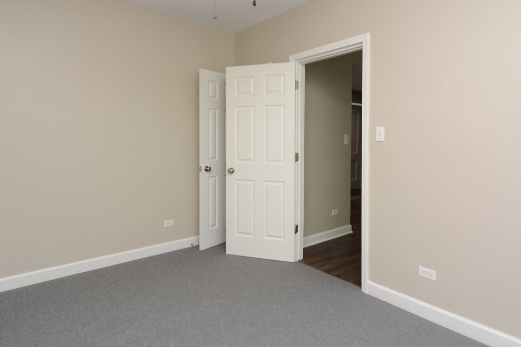 5208 N Sawyer Avenue 2 Property Photo 17
