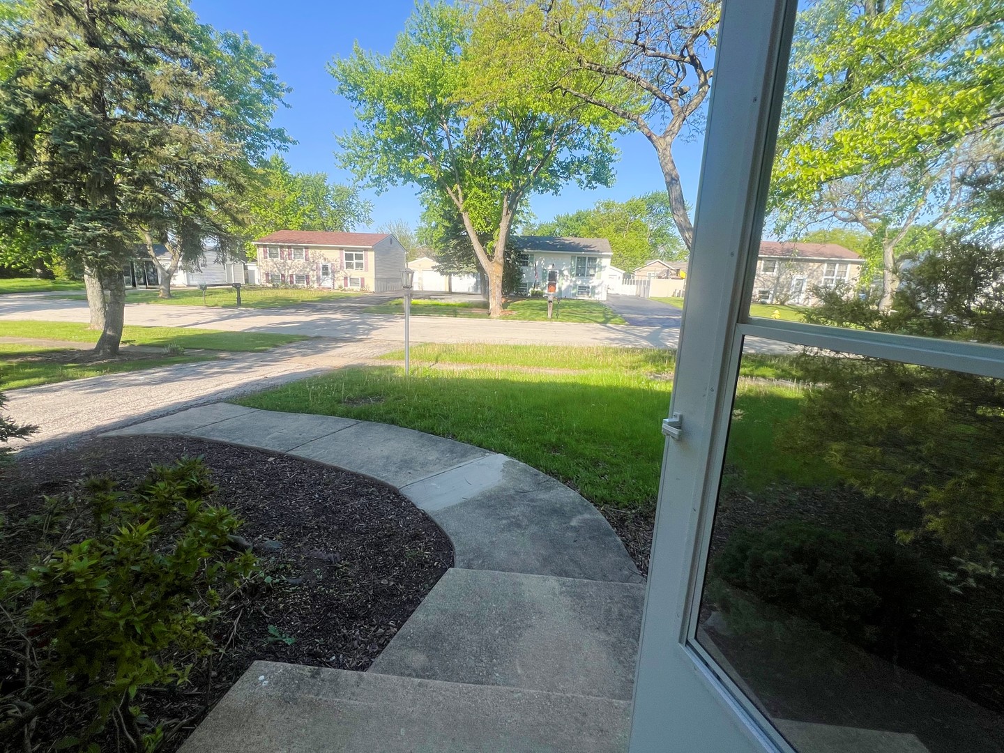 19613 Redwood Lane Property Photo 5
