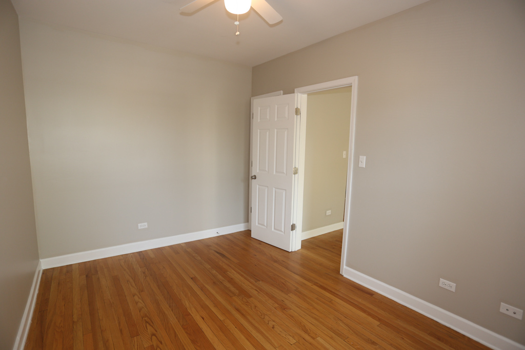 5208 N Sawyer Avenue 1 Property Photo 13