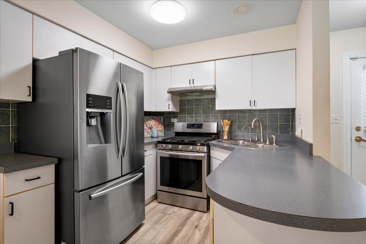 238 N Walnut Street B Property Photo 6