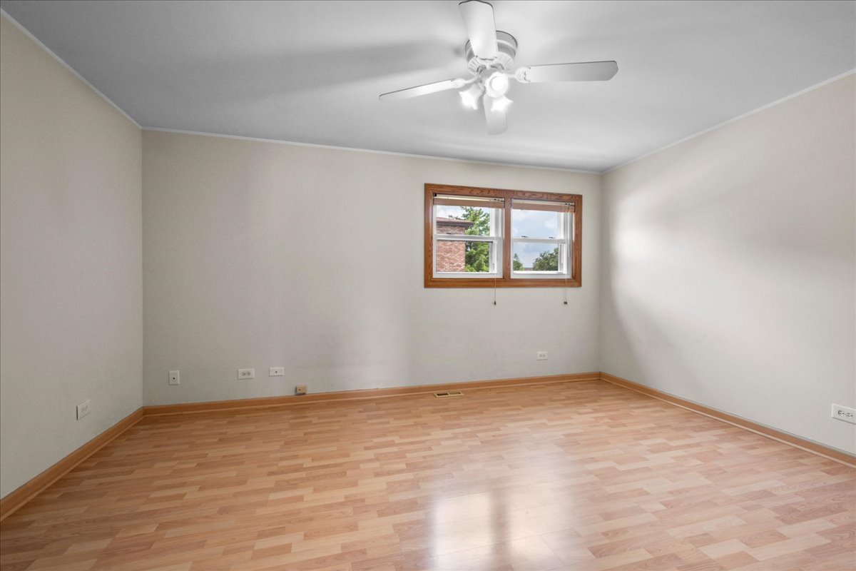 238 N Walnut Street B Property Photo 9