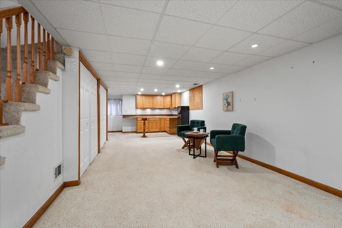 238 N Walnut Street B Property Photo 15