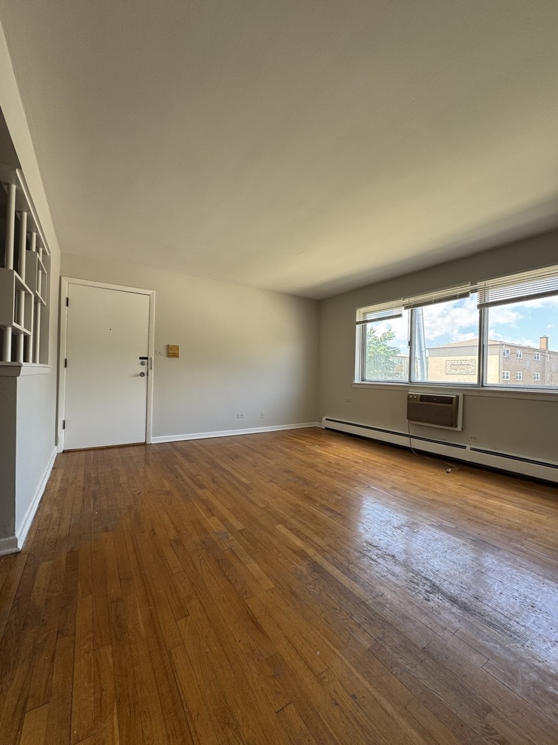 4752 N Olcott Avenue 1a Property Photo 3