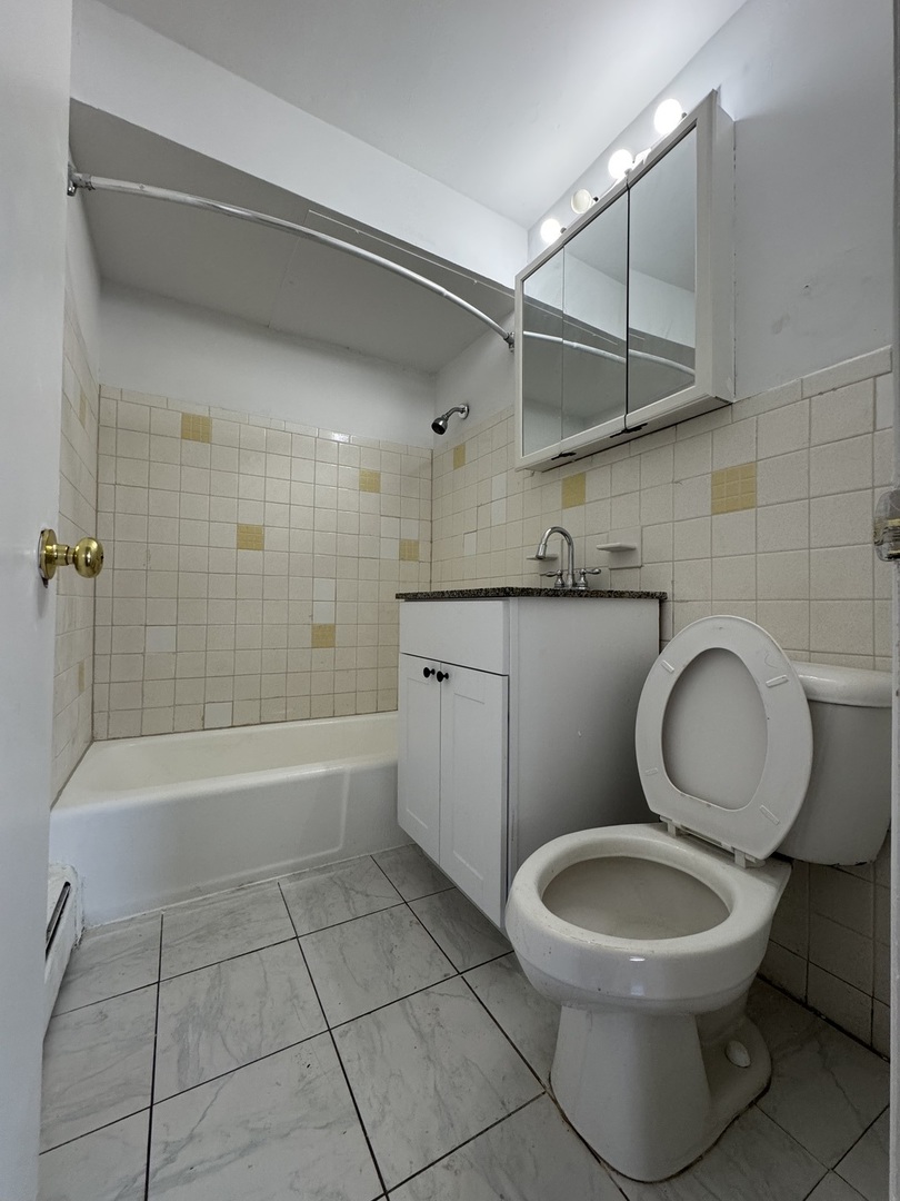 4752 N Olcott Avenue 1a Property Photo 8