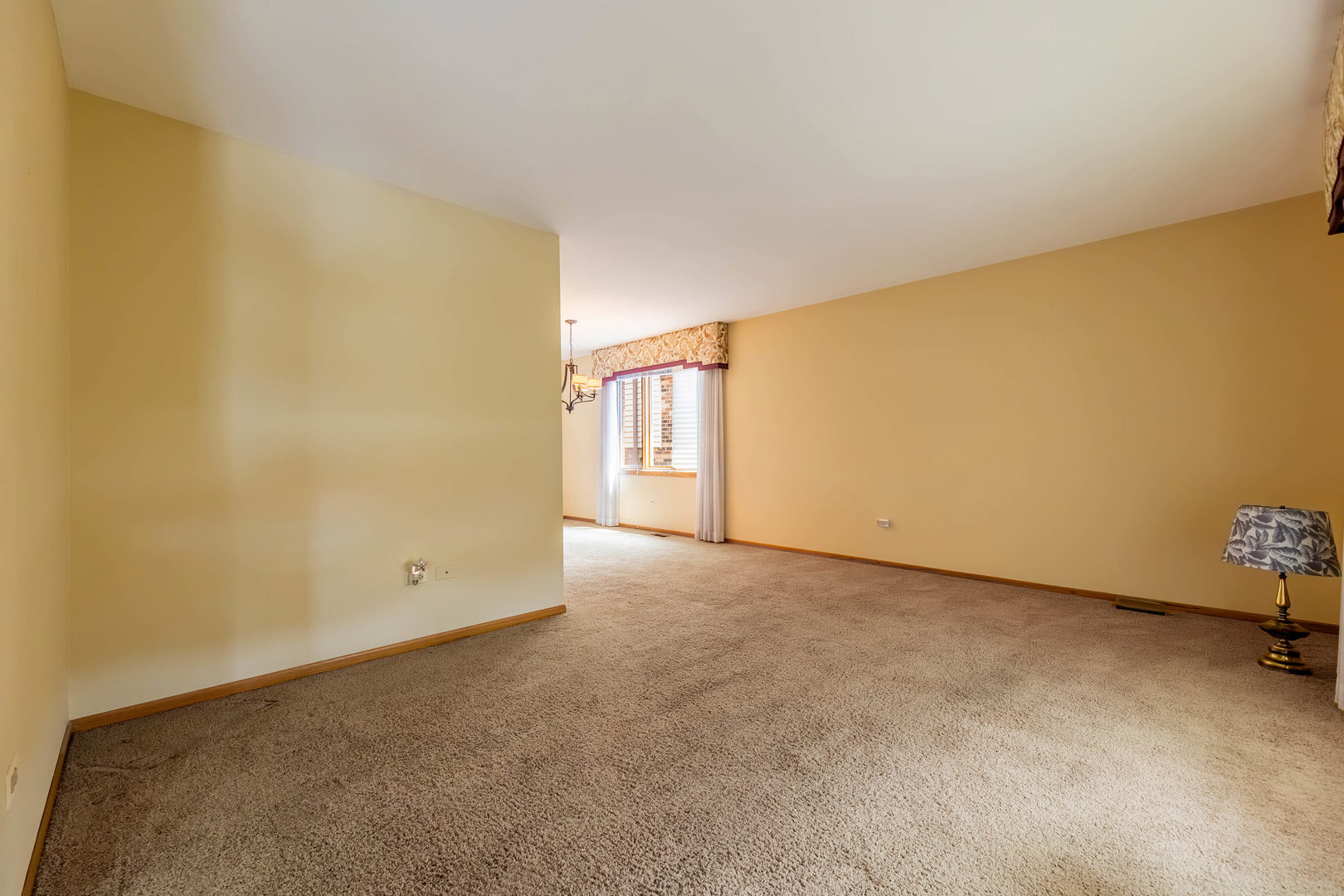 5911 S Natchez Avenue Property Photo 3