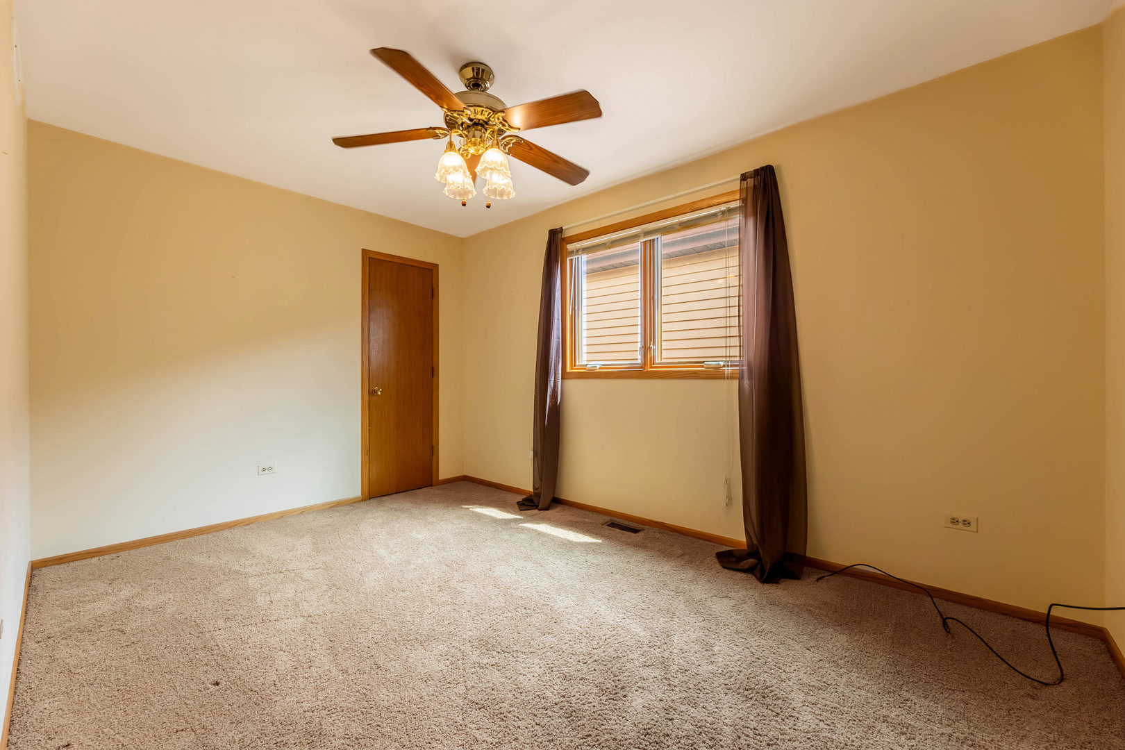 5911 S Natchez Avenue Property Photo 11