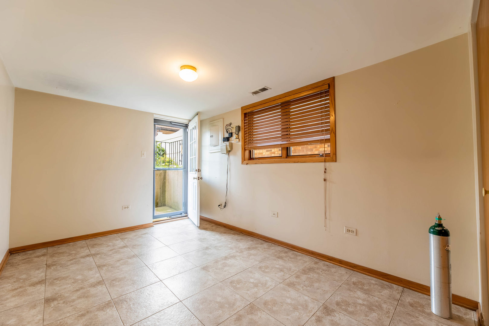 5911 S Natchez Avenue Property Photo 17