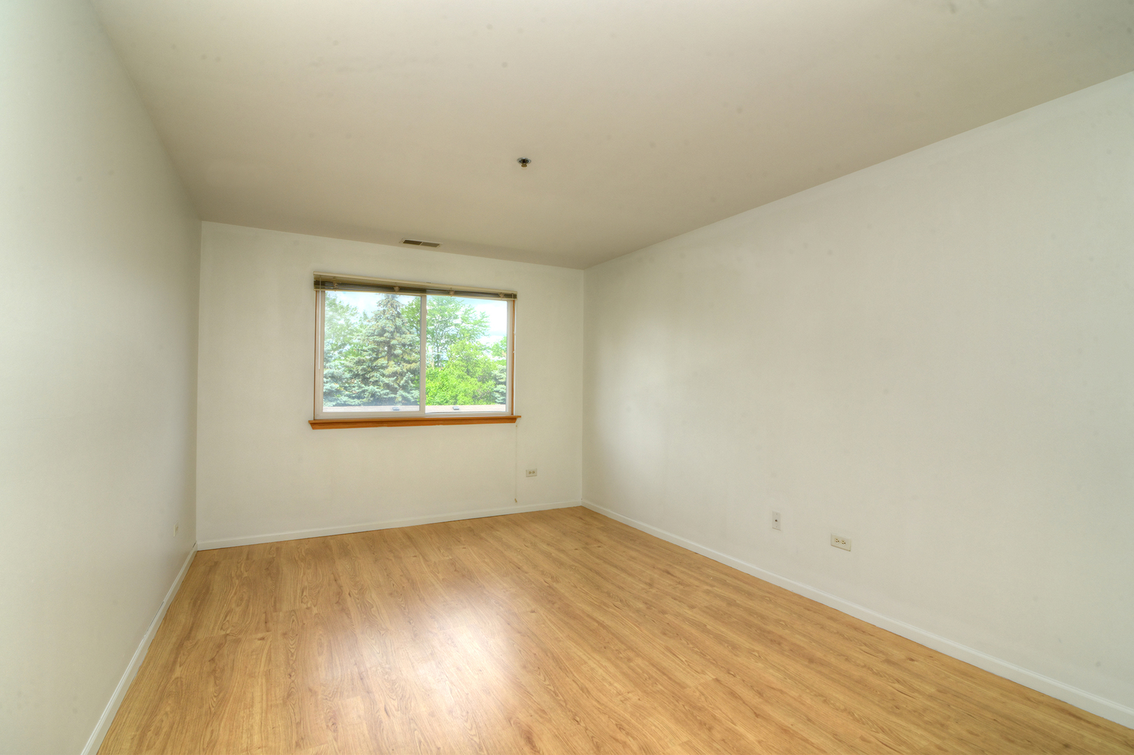 881 N Swift Road 105 Property Photo 5
