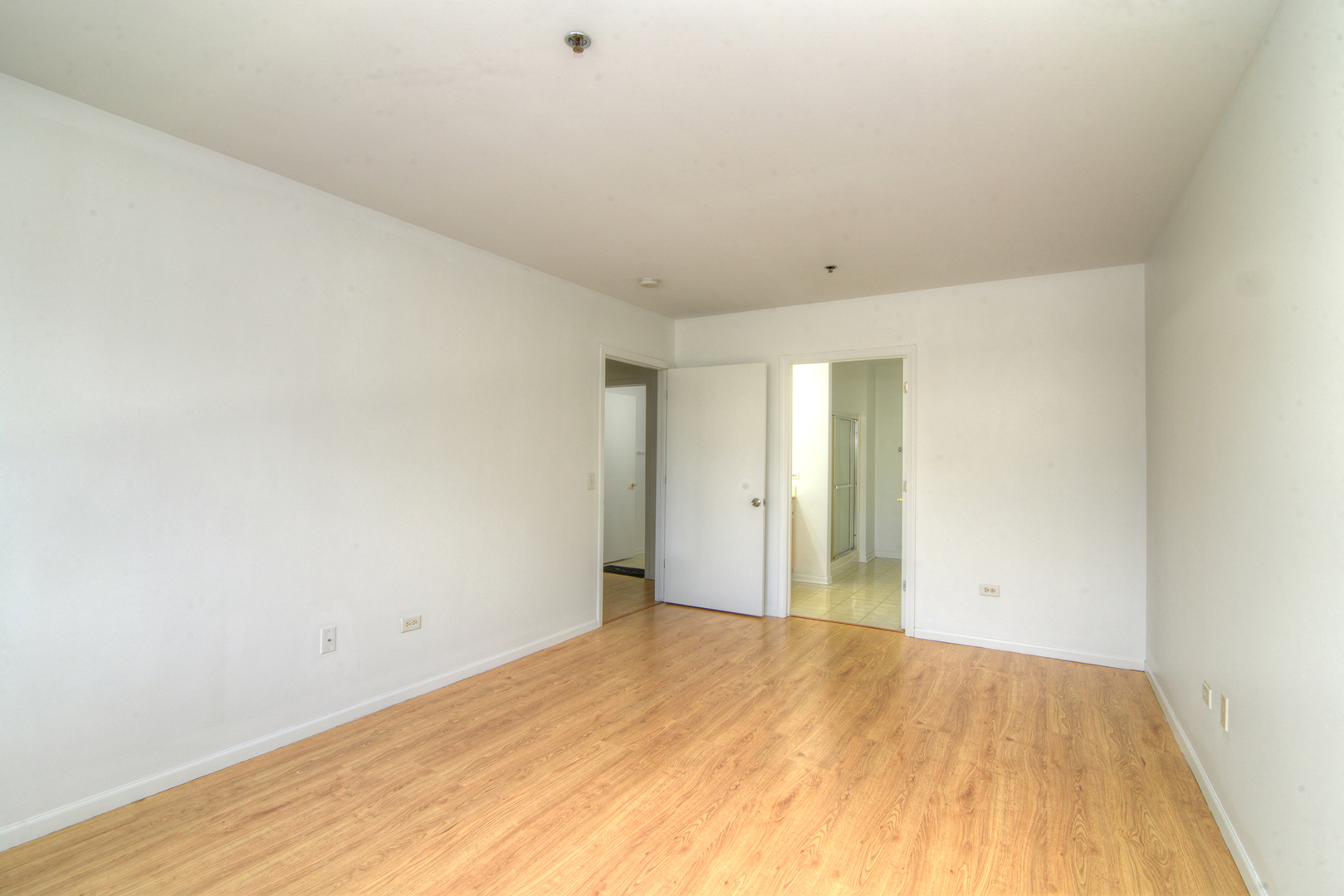881 N Swift Road 105 Property Photo 6