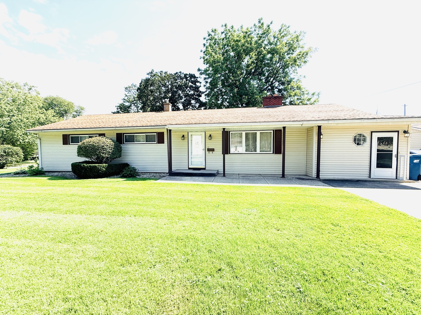525 E Honeywell Street Property Photo 4