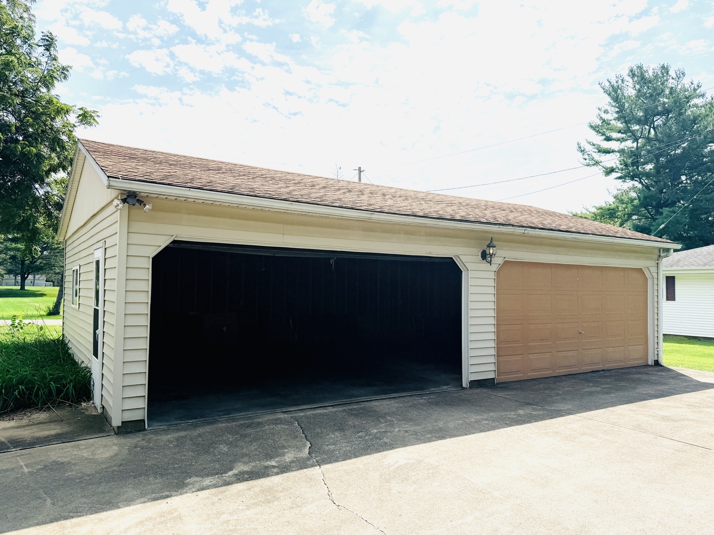 525 E Honeywell Street Property Photo 5