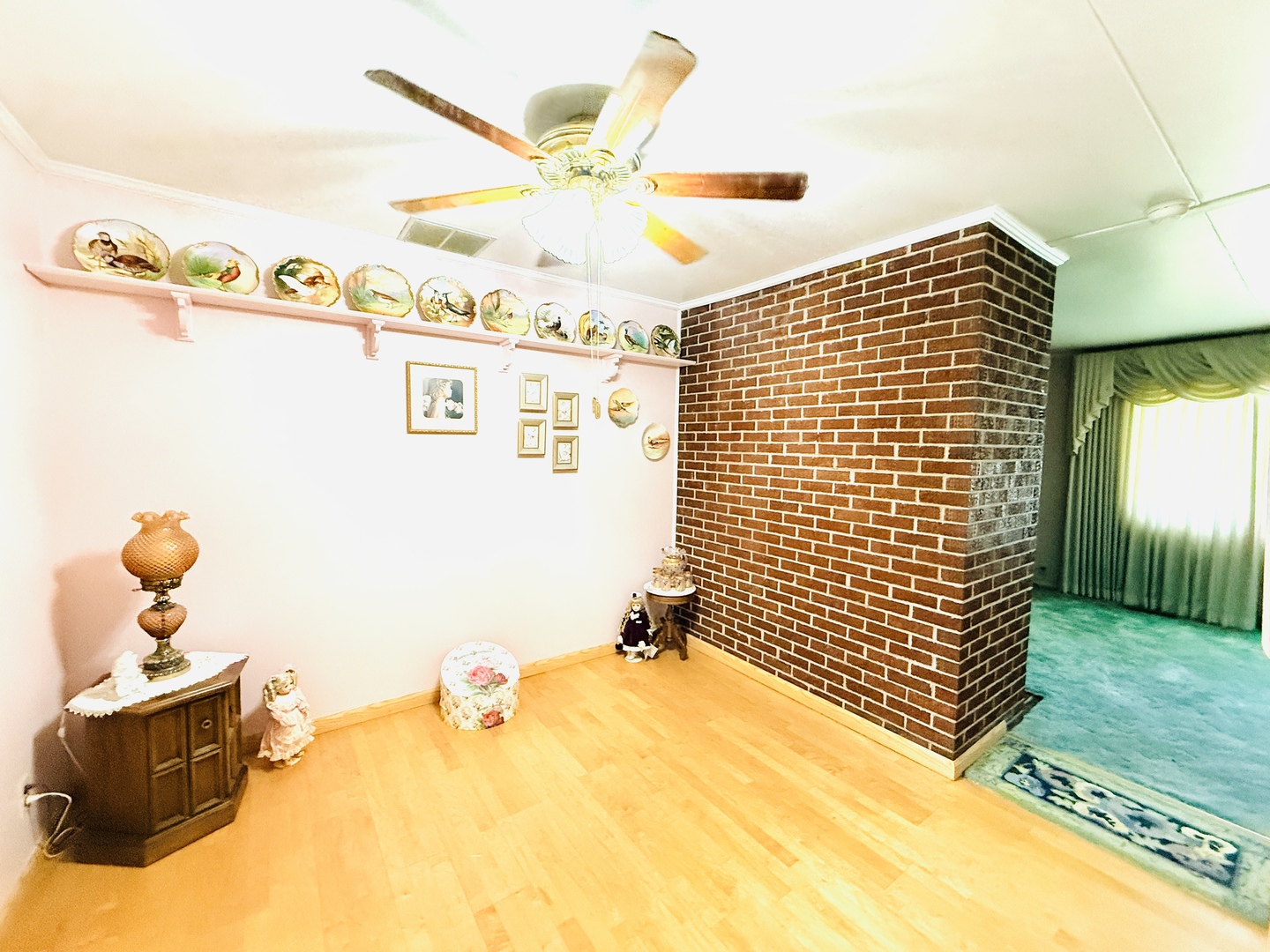 525 E Honeywell Street Property Photo 8