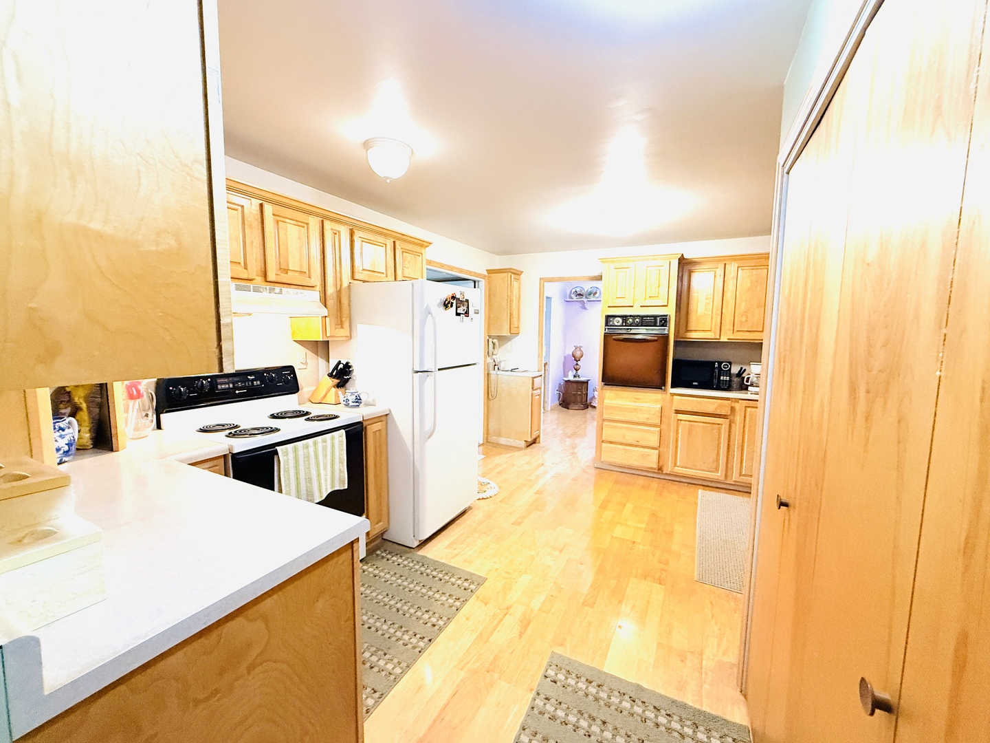525 E Honeywell Street Property Photo 12
