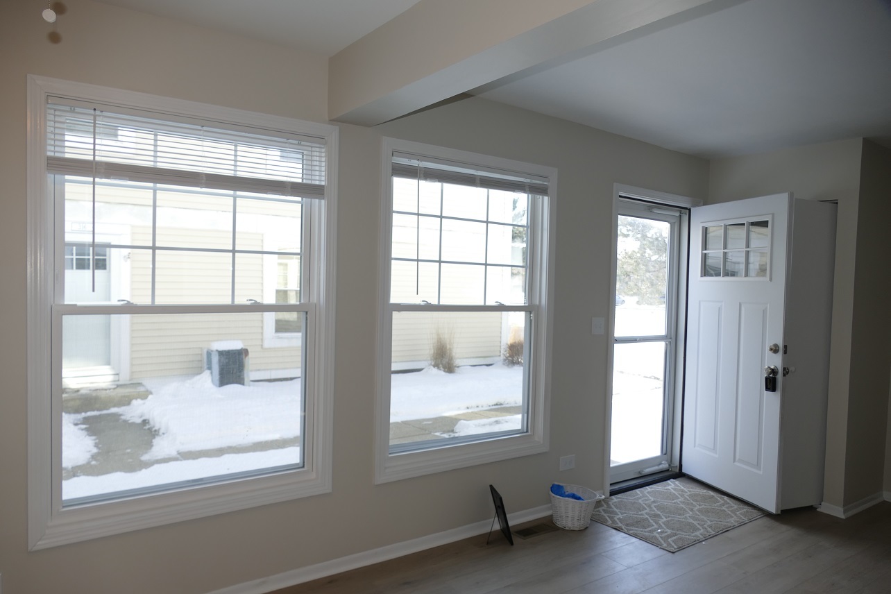 328 Farmingdale Circle Property Photo 2