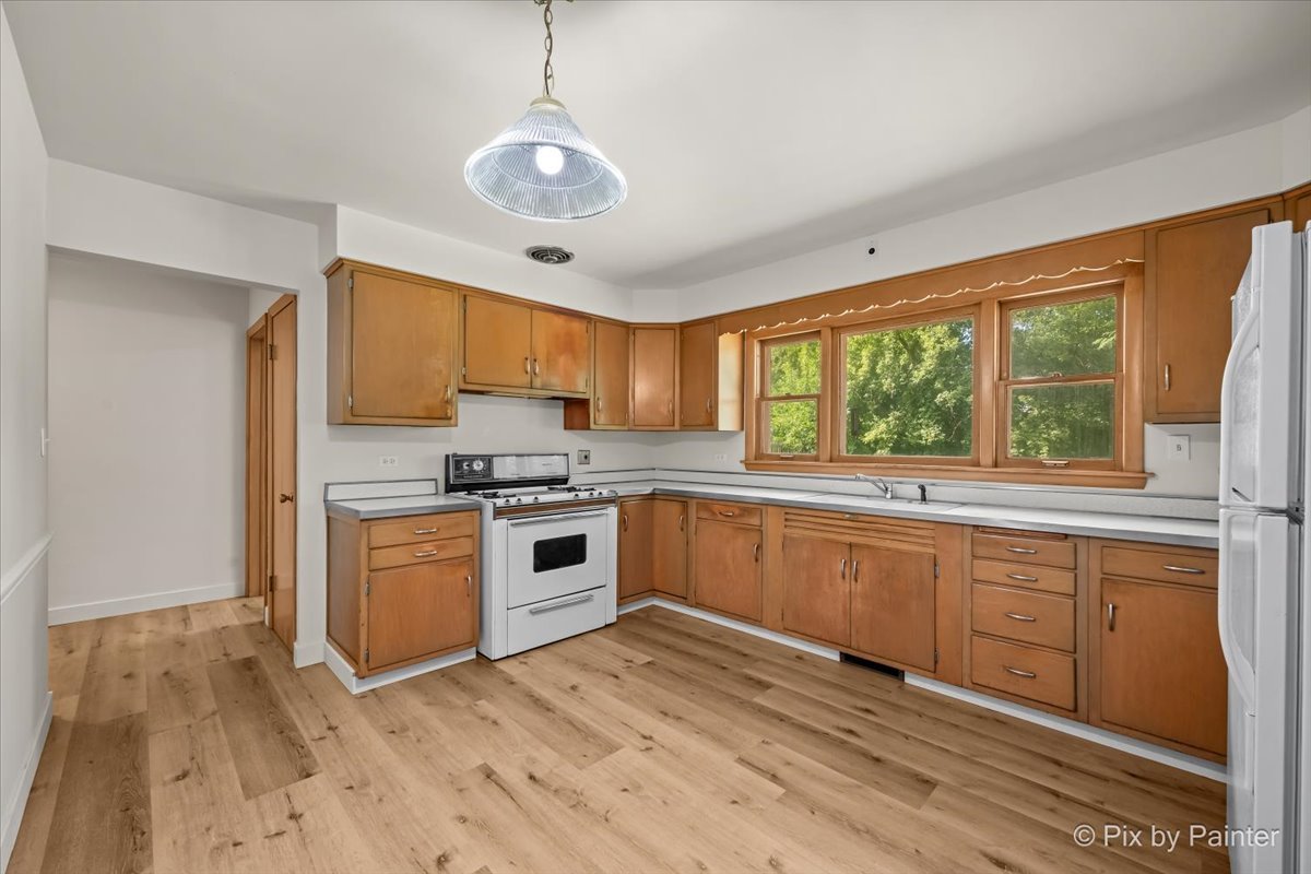206 E Woodworth Place Property Photo 10