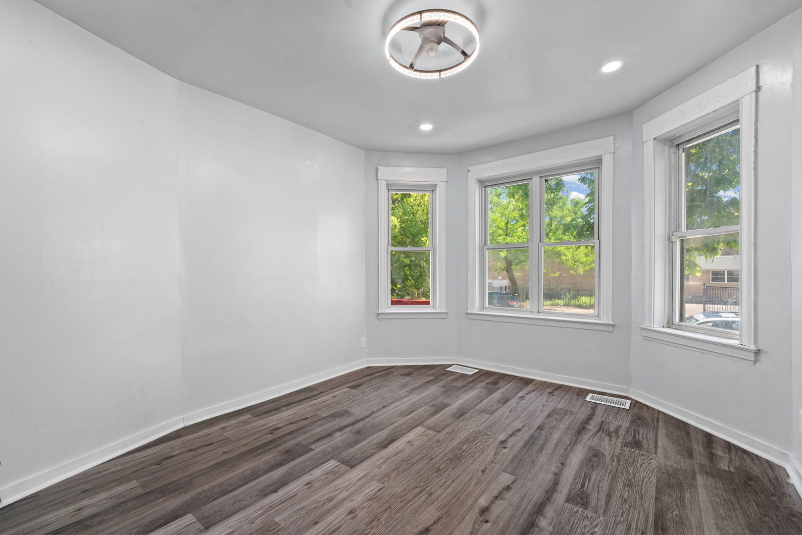 1608 S Millard Avenue Property Photo 5