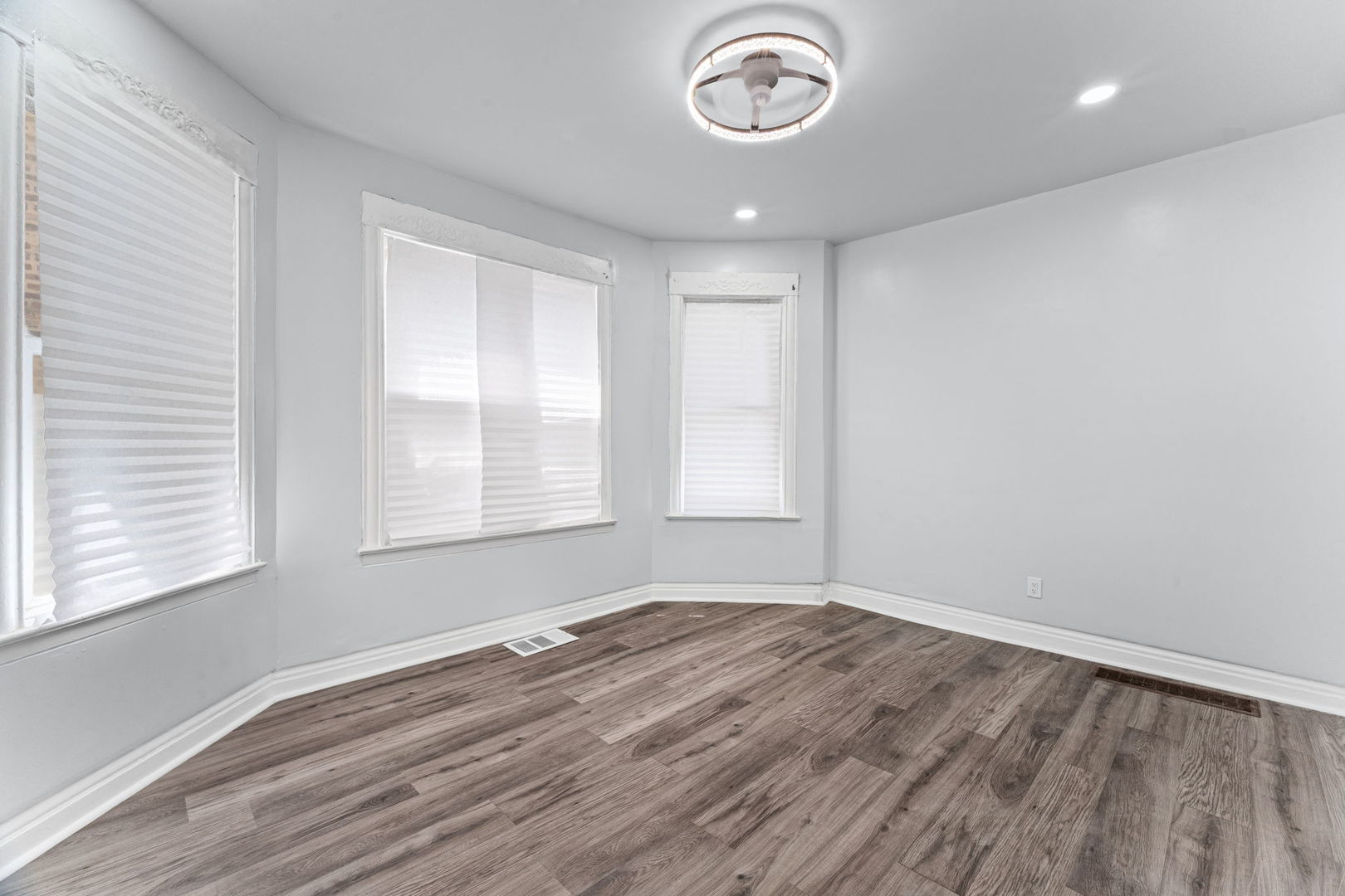 1608 S Millard Avenue Property Photo 6