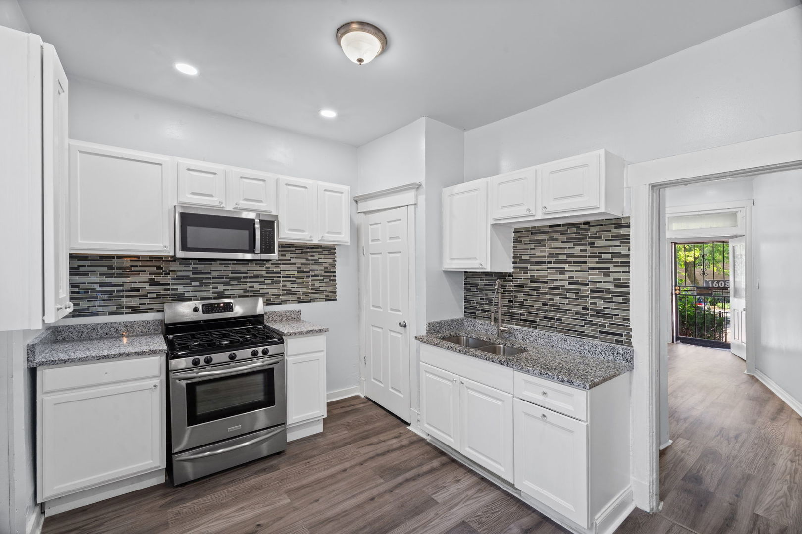 1608 S Millard Avenue Property Photo 8