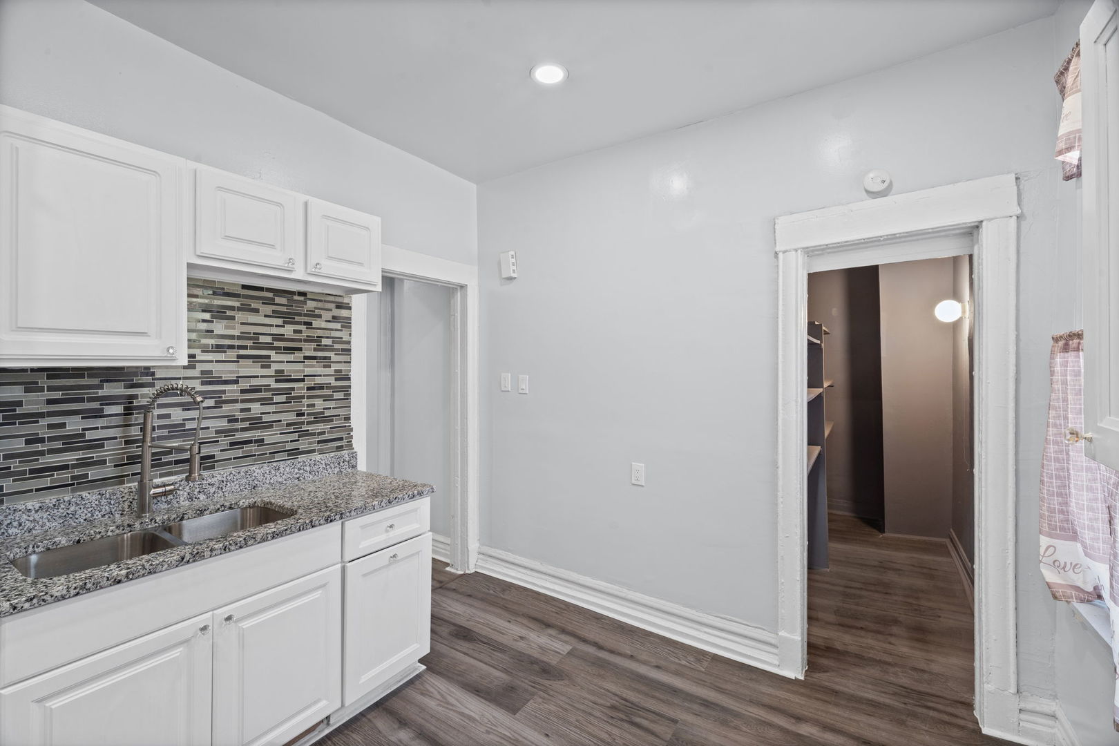 1608 S Millard Avenue Property Photo 9