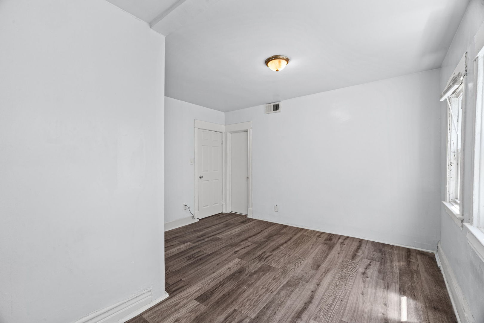 1608 S Millard Avenue Property Photo 12