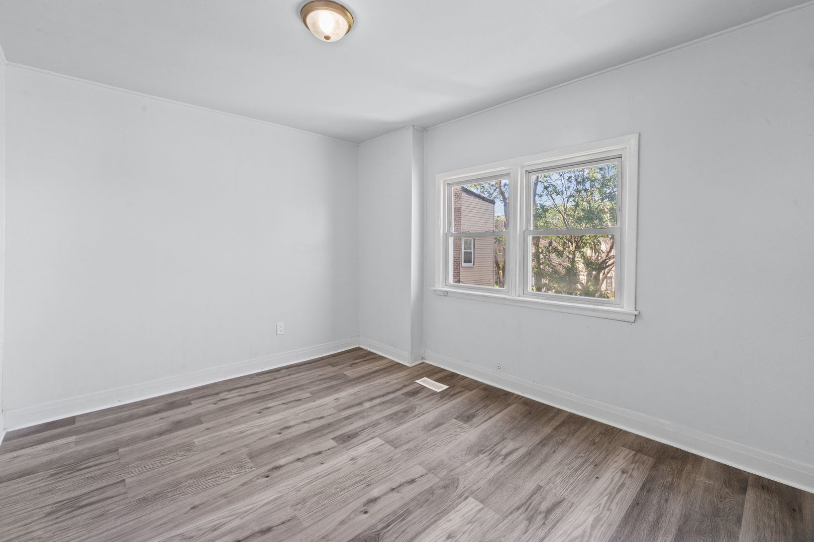 1608 S Millard Avenue Property Photo 15