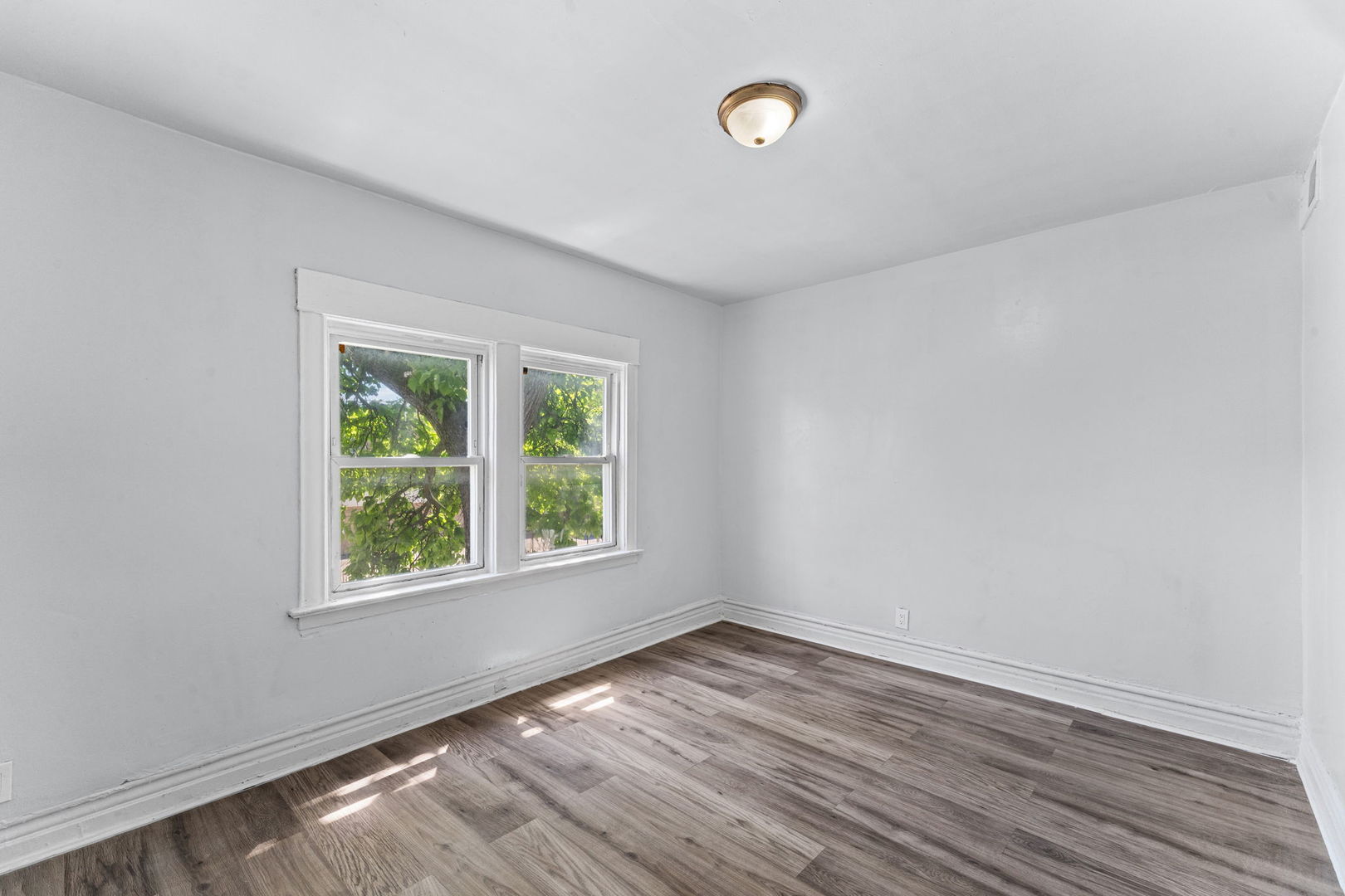 1608 S Millard Avenue Property Photo 17
