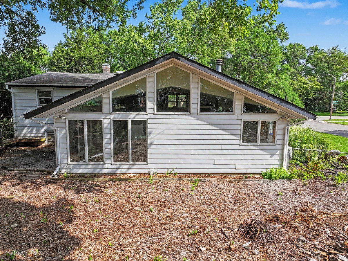 1120 E Prairie Avenue Property Photo 5