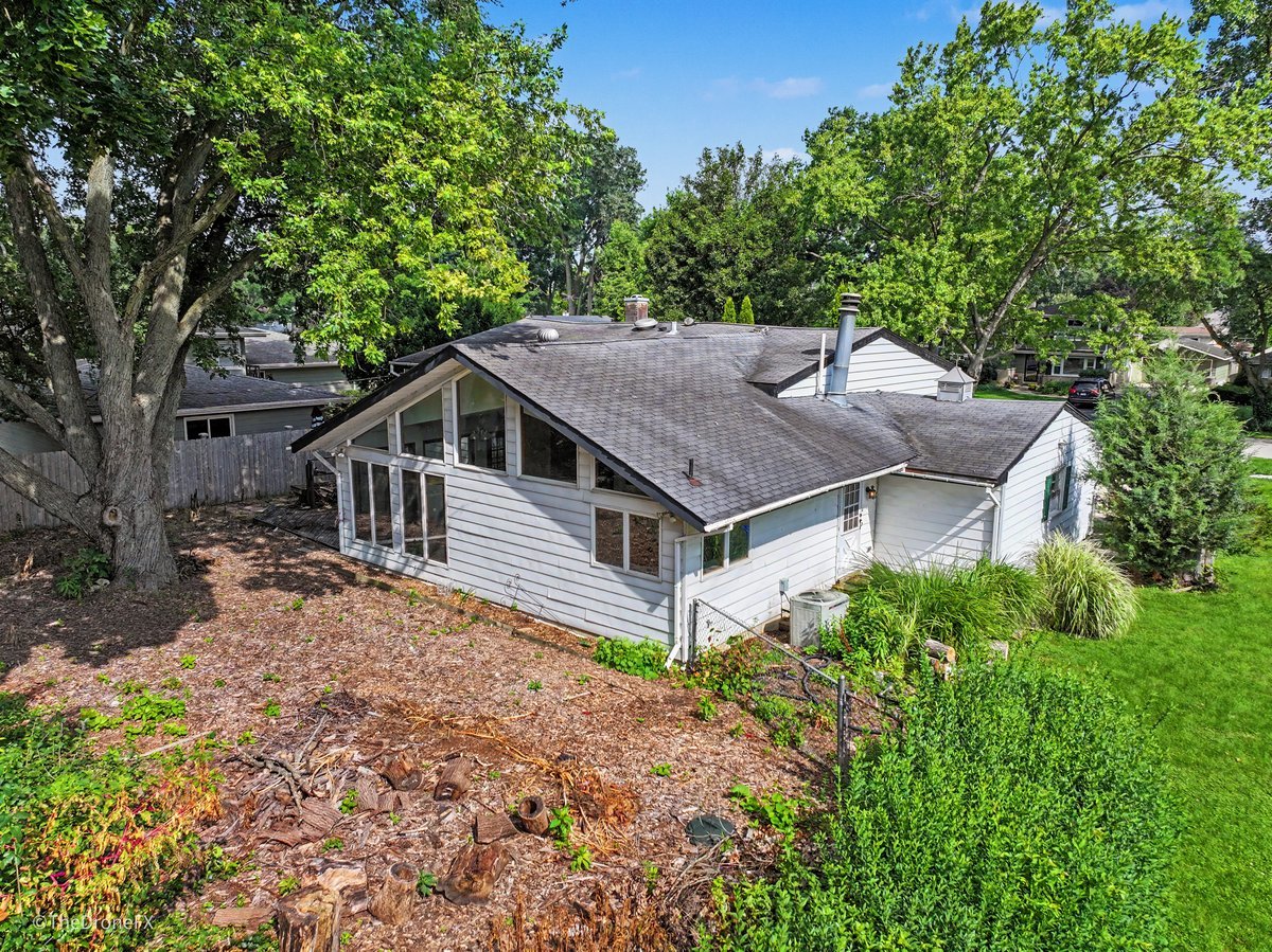 1120 E Prairie Avenue Property Photo 6