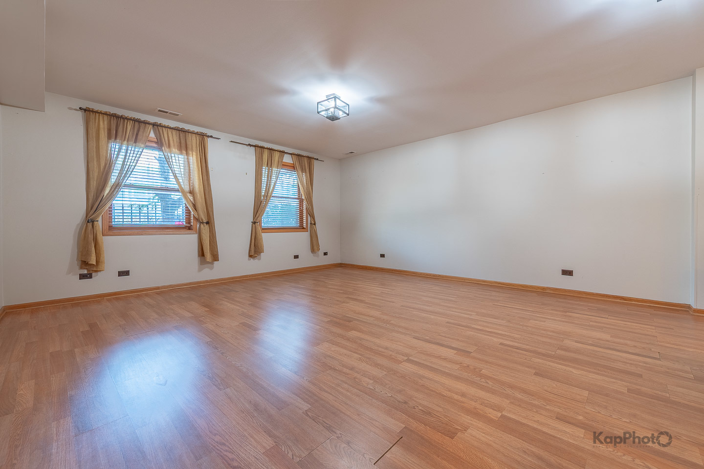519 S Maplewood Avenue 1w Property Photo 3