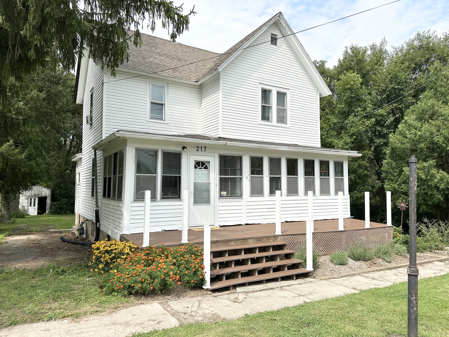 217 E Dorion Street Property Photo 1