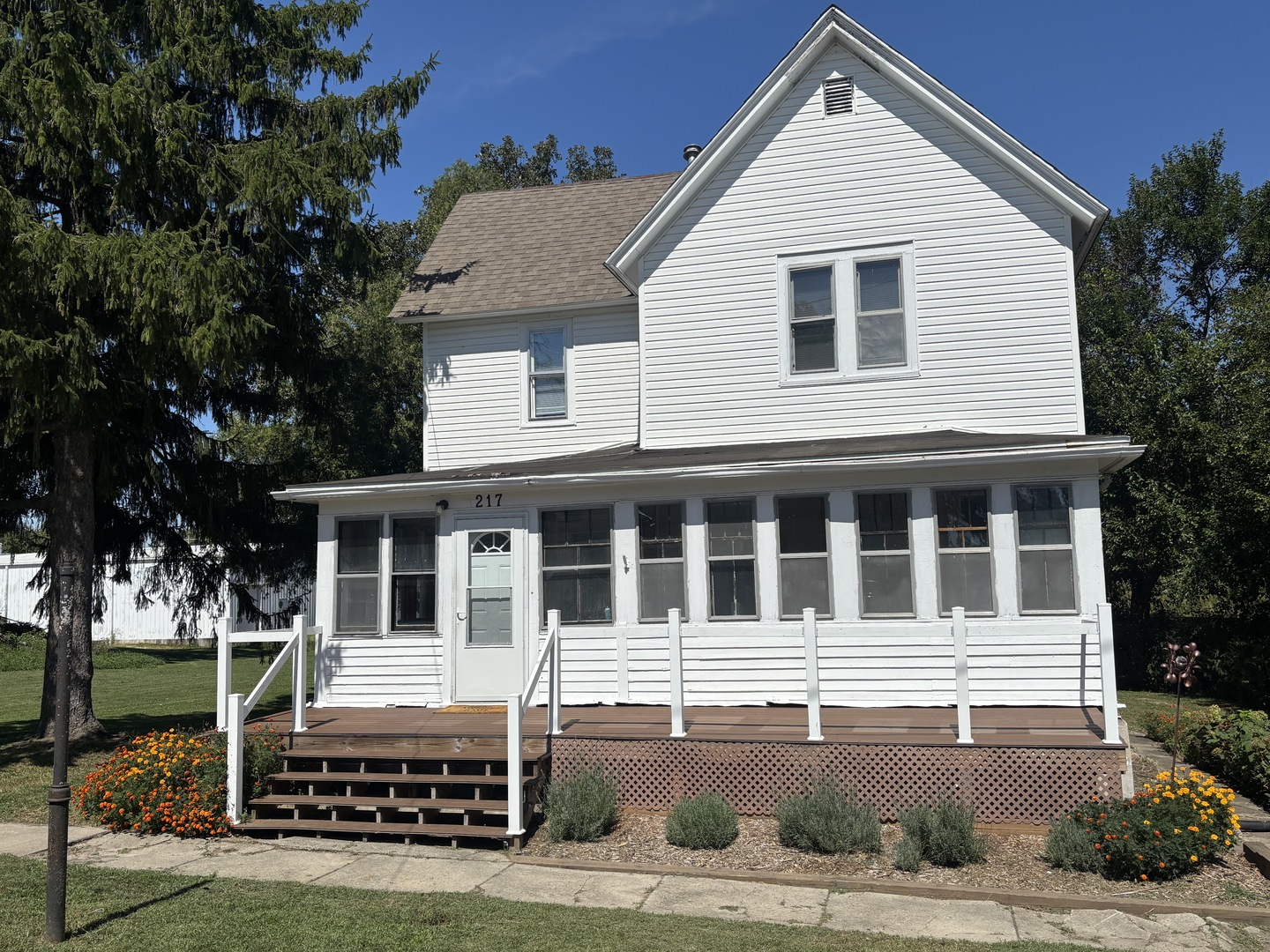 217 E Dorion Street Property Photo 1