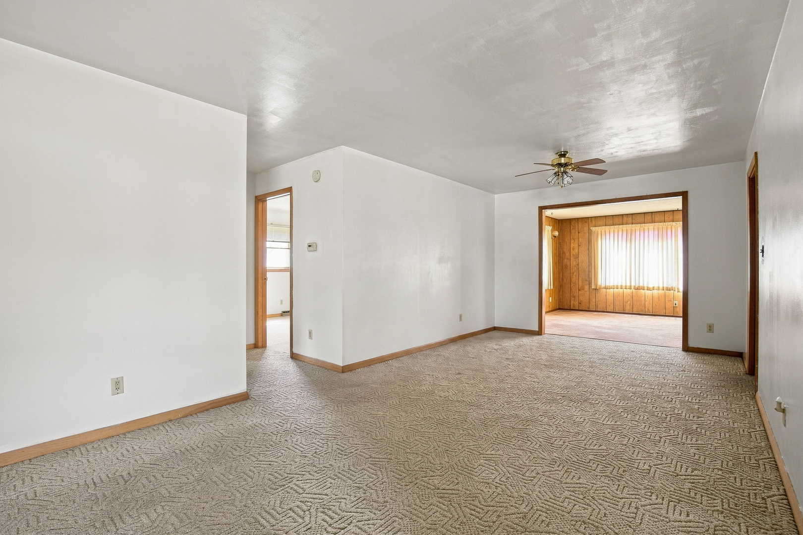 211 W Lincolnway Property Photo 10
