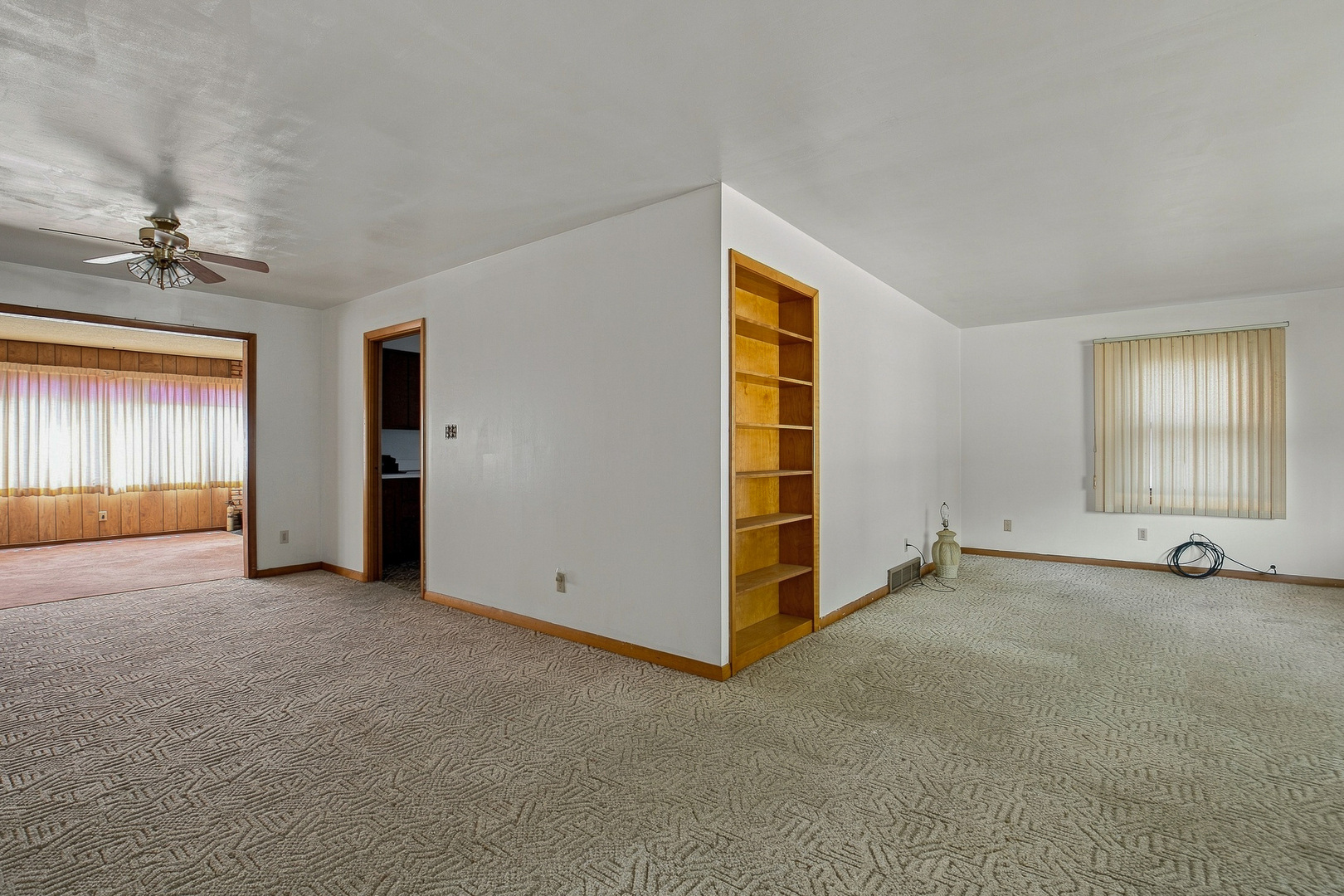 211 W Lincolnway Property Photo 11