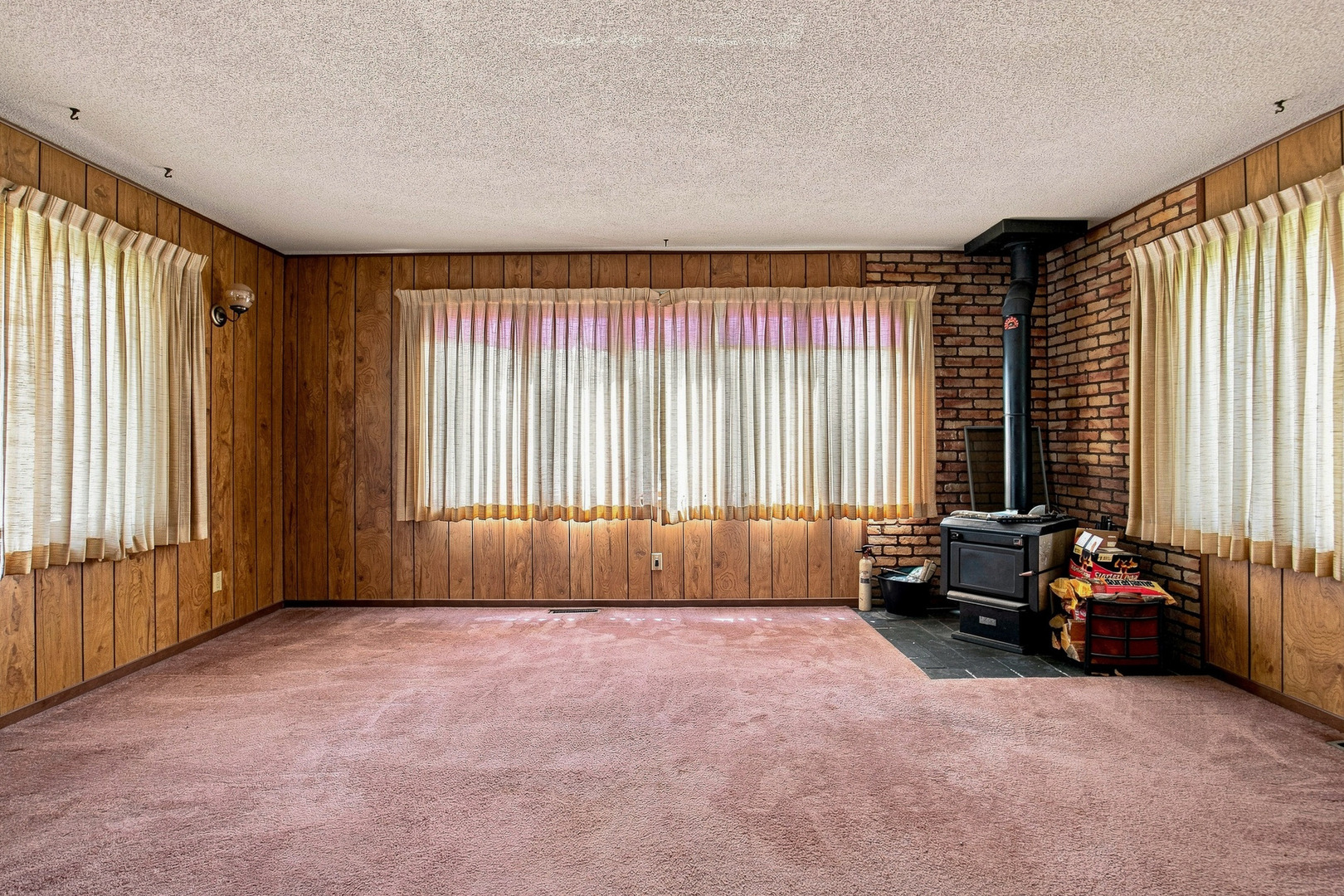 211 W Lincolnway Property Photo 12