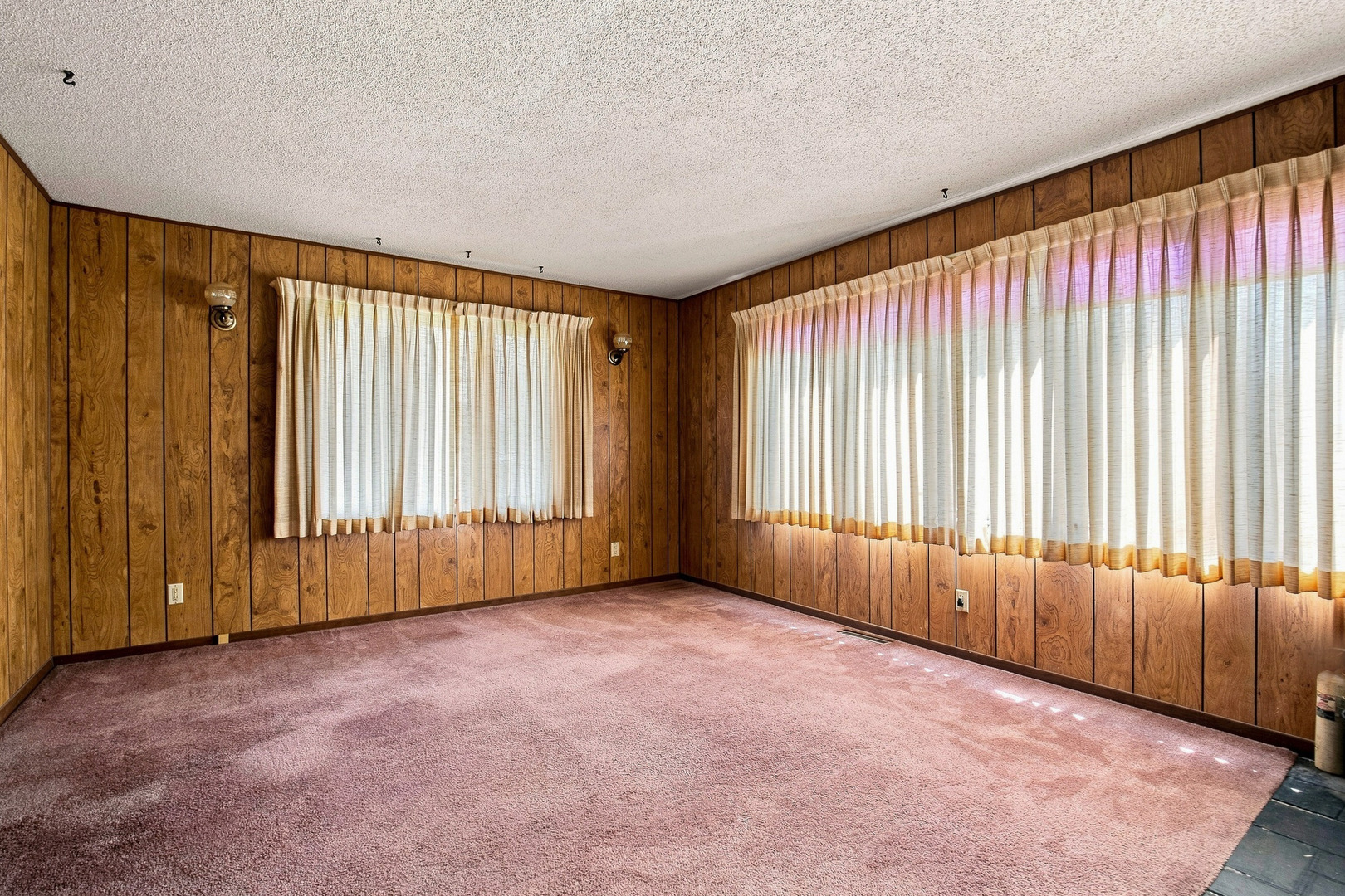 211 W Lincolnway Property Photo 15