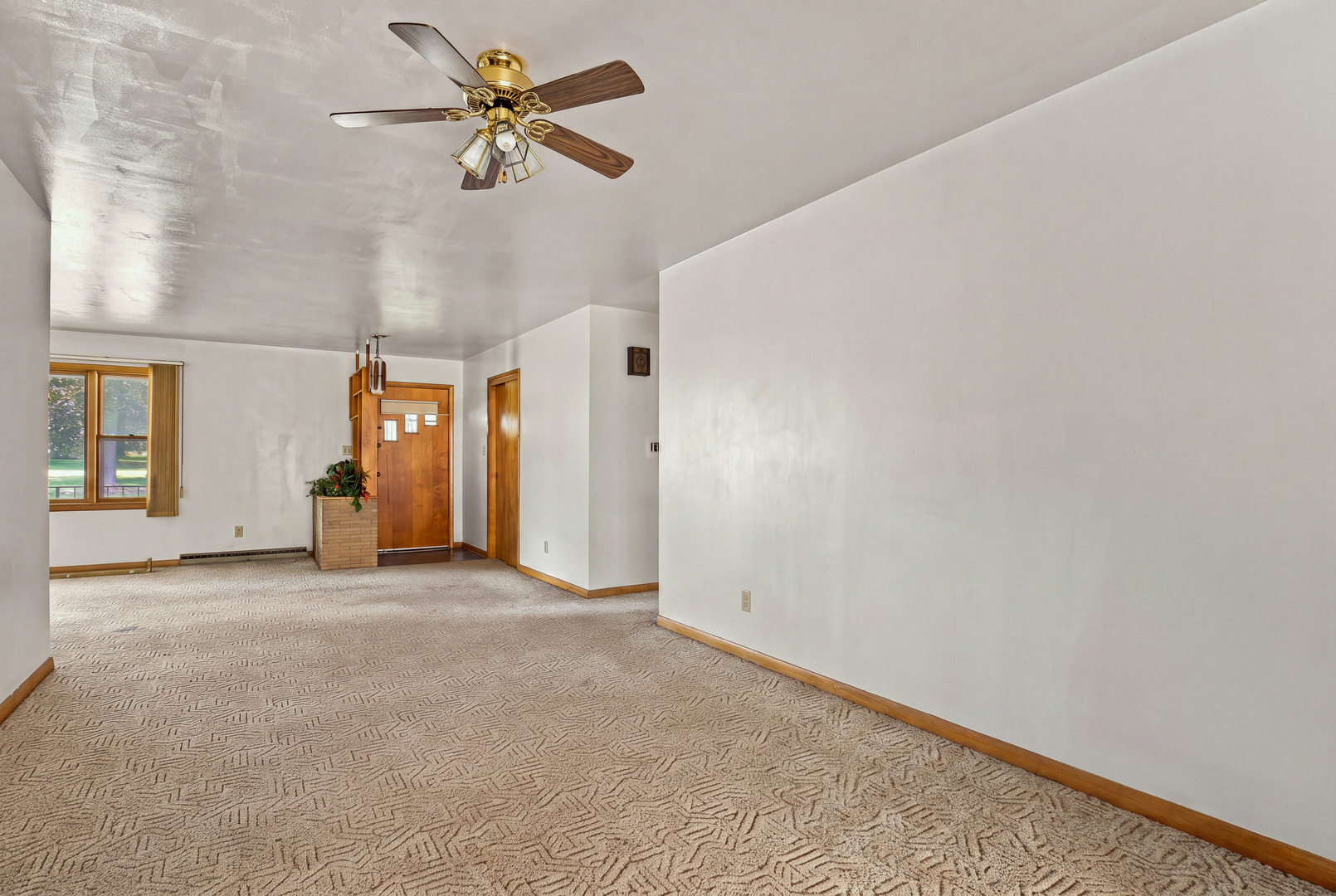 211 W Lincolnway Property Photo 16