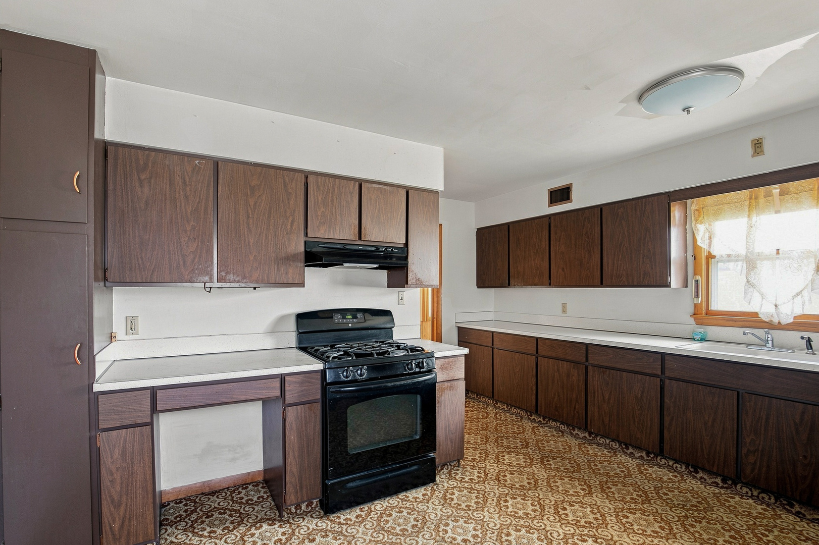 211 W Lincolnway Property Photo 19