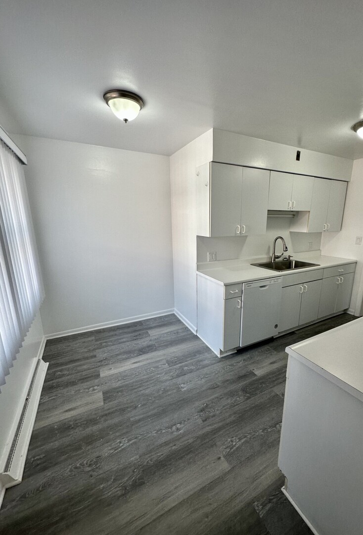 5452 Brummel Street Property Photo 8
