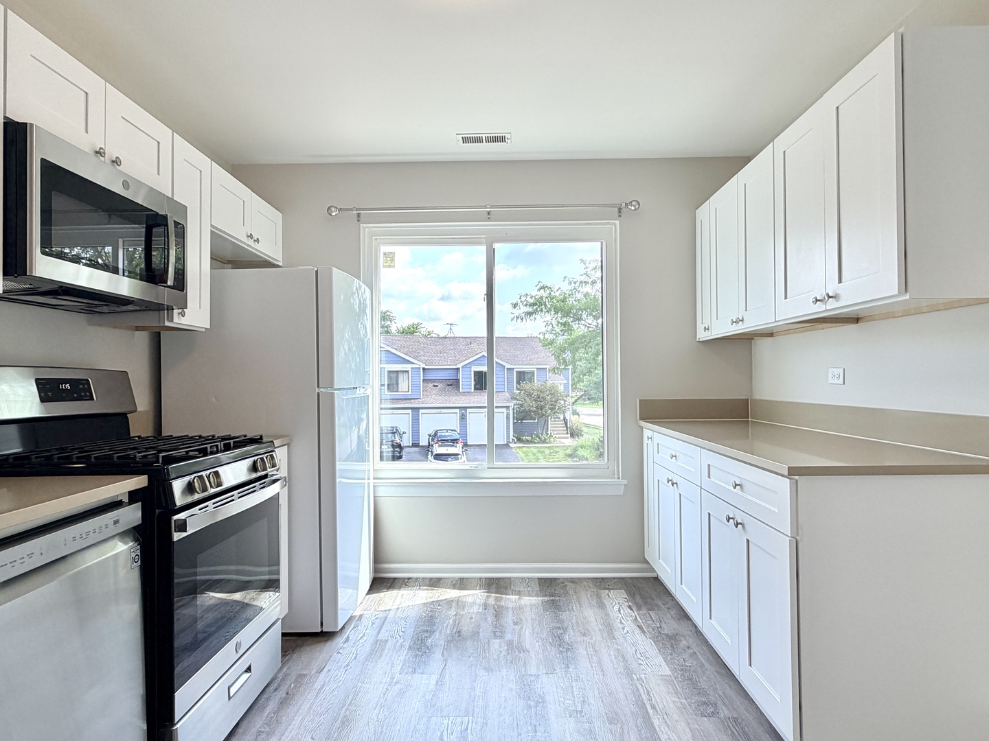 964 Brunswick Circle - Property Photo 10