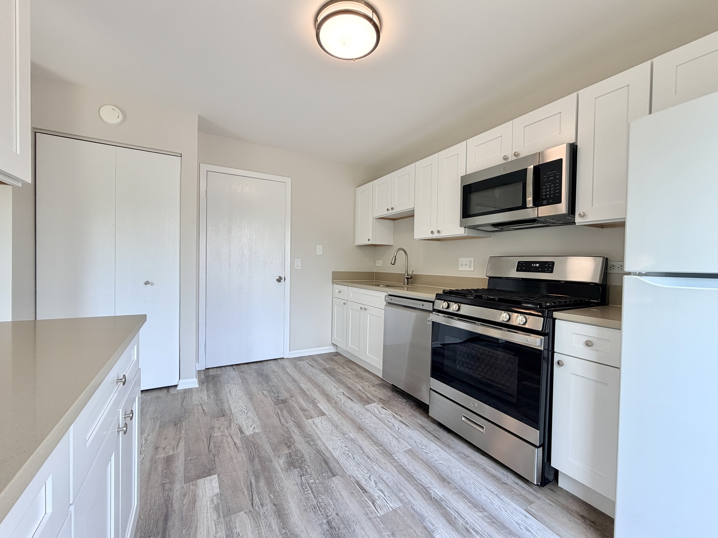 964 Brunswick Circle - Property Photo 11