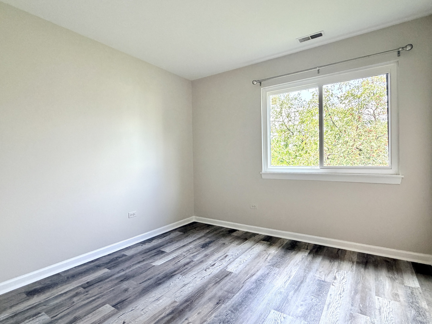 964 Brunswick Circle - Property Photo 17