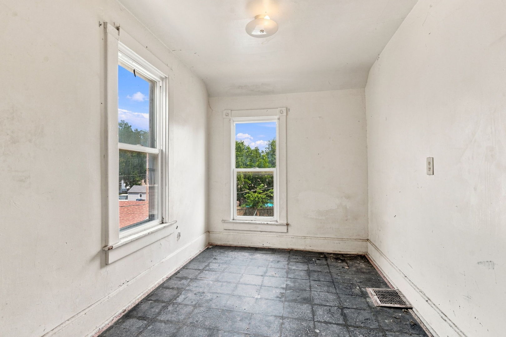 2014 Claussen Street Property Photo 5