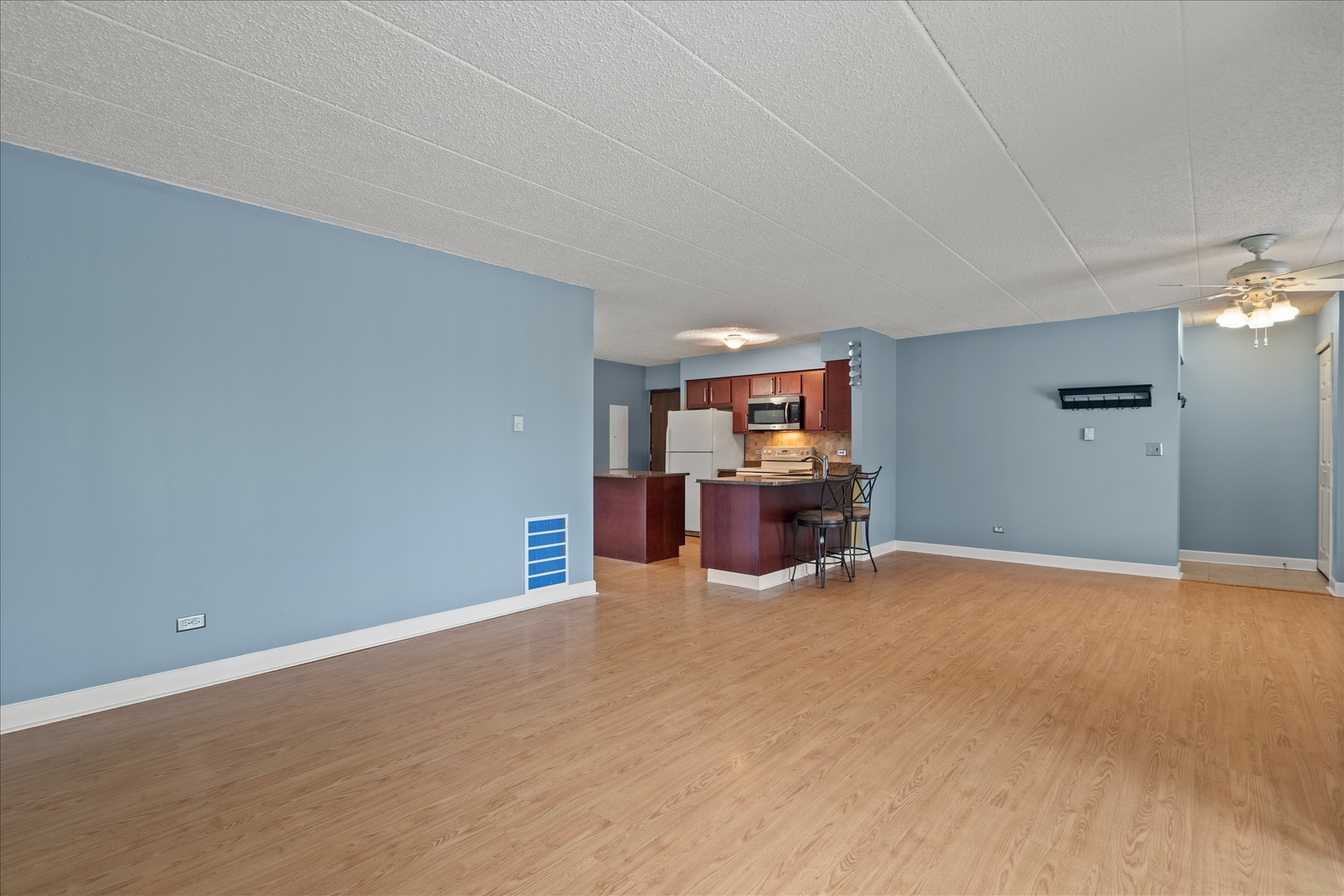 708 N Briar Hill Lane 3 Property Photo 3