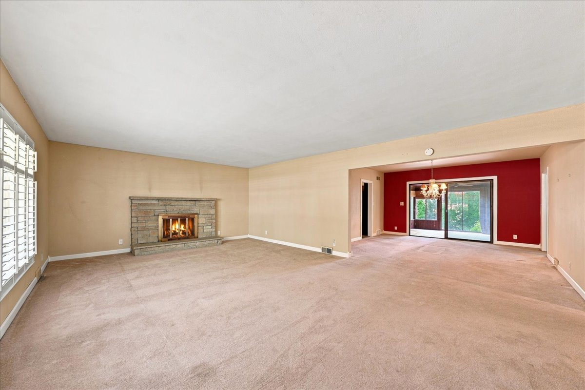1500 Mayfield Avenue Property Photo 3