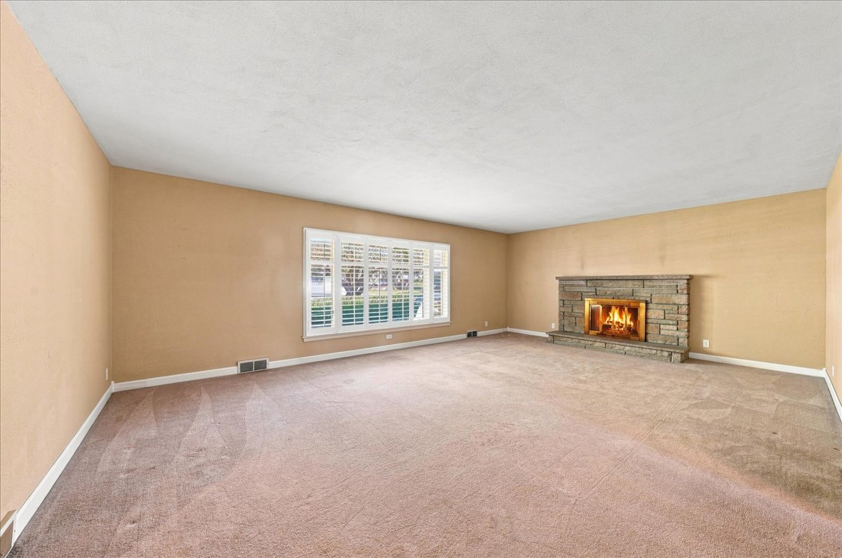 1500 Mayfield Avenue Property Photo 4
